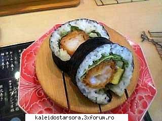 unul din motivele este regimul lor alimentar armonios, in bucataria japoneza domneste principiul